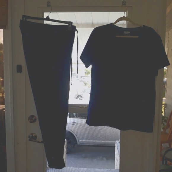 Scrubstar scrub set. - Picture 3 of 6